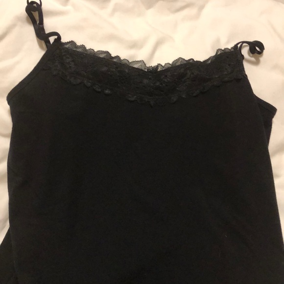 🎃4/20🎃 v neck Woman’s tank black with lace. - Picture 2 of 7